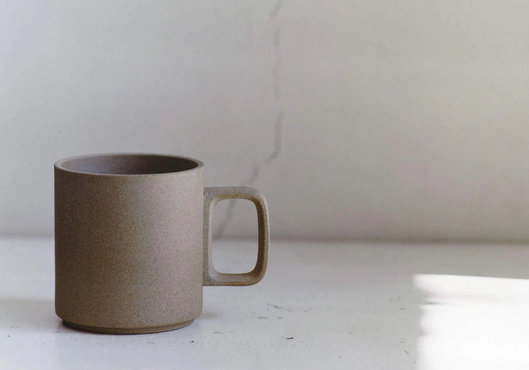 Hasami Porcelain Large Mug - Natural 4 Hasami Porcelain Large Mug - Natural