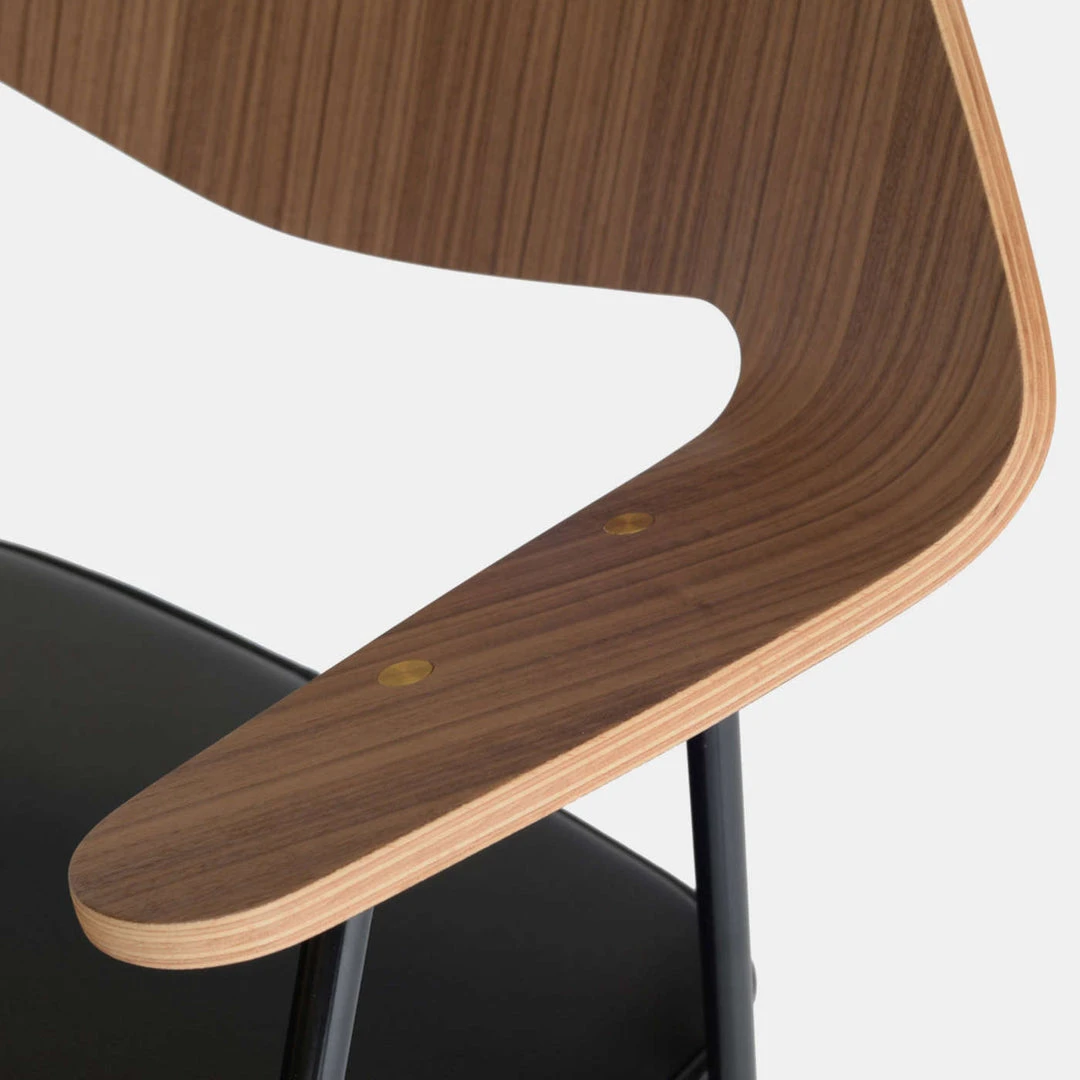 Case 675 Chair 4 Case 675 Chair