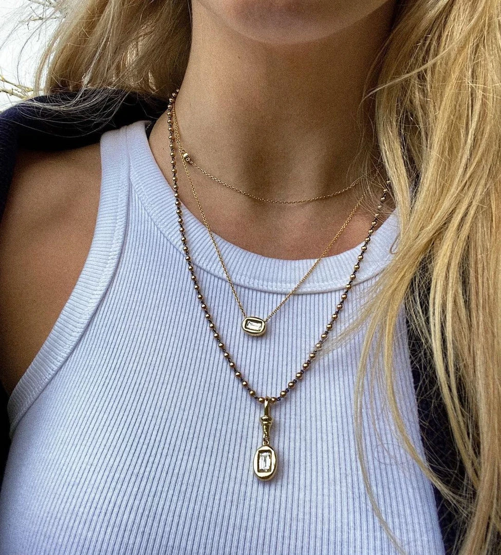 Jessica McCormack Fashion Jewellery On The Rocks Necklace - 0.75ct Baguette Cut Diamond East-West Pendant 4 Jessica McCormack Fashion Jewellery On The Rocks Necklace - 0.75ct Baguette Cut Diamond East-West Pendant